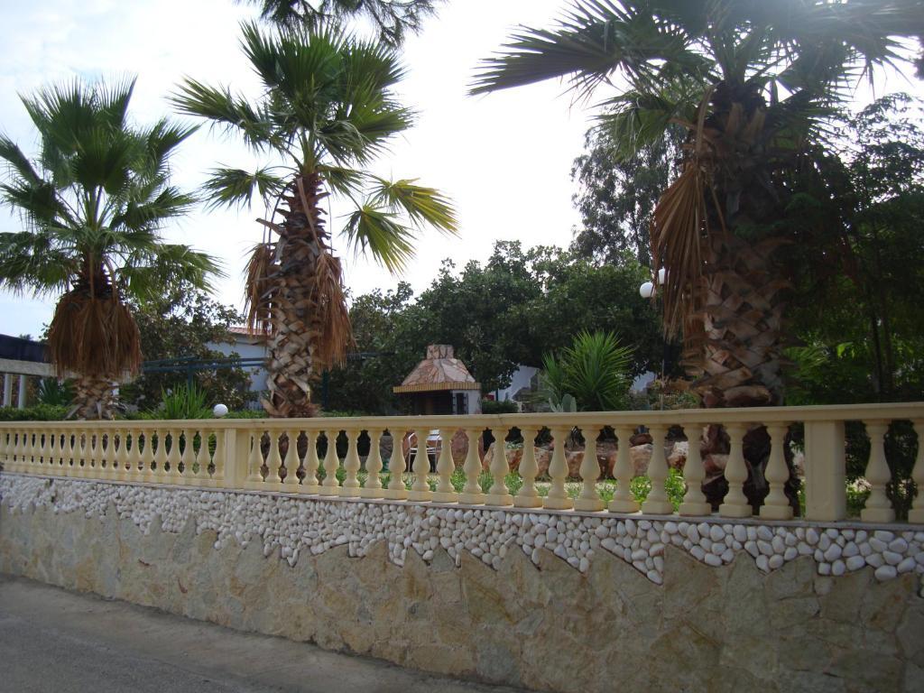 Mantas Bay Hotel ลูตรากี ภายนอก รูปภาพ